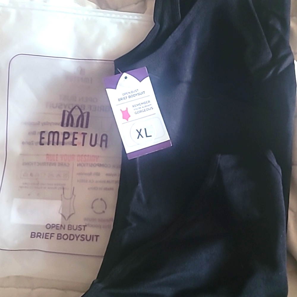 Empetua xl open bust bodysuit